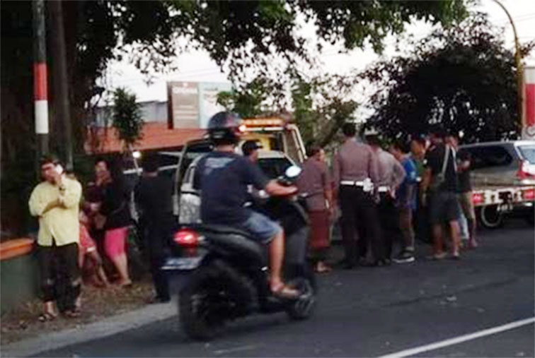 Belajar Nyetir Mobil Malah Tabrak Ibu H4mil Bayi Dalam