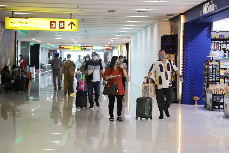 penumpang bandara ppkm