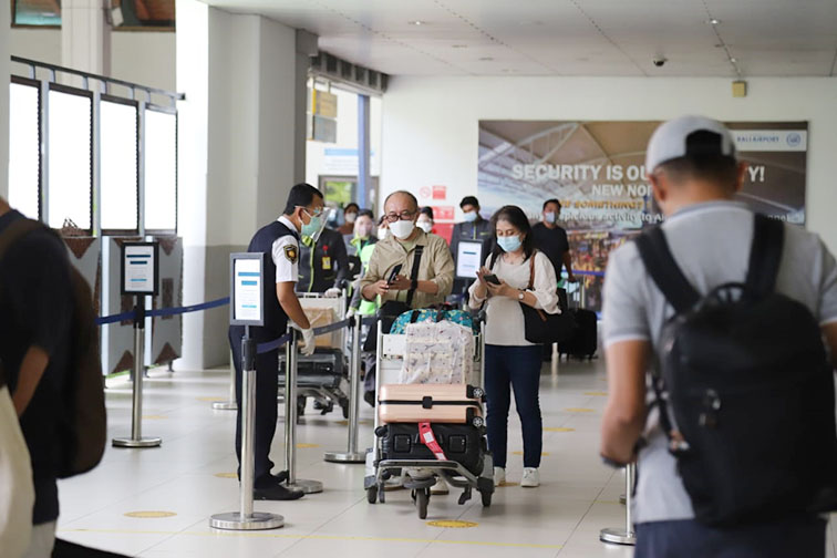 penumpang bandara1