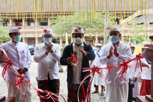 bupati bangli sang nyoman sedana arta potong pita resmikan kantor dinas pupr perkim bangli