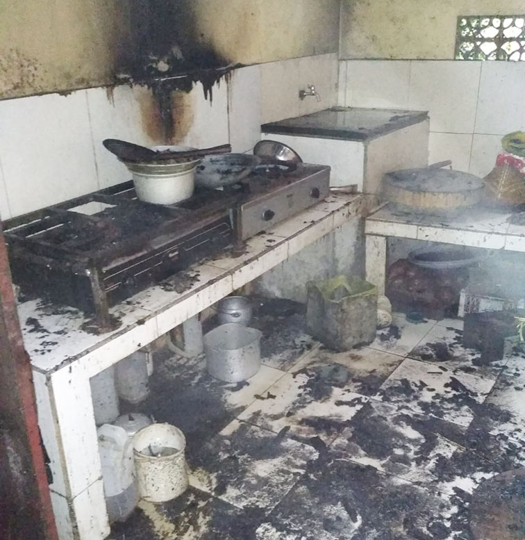 dapur terbakar