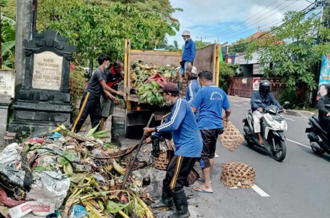 bersihkan sampah1