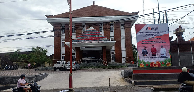 gedung dprd