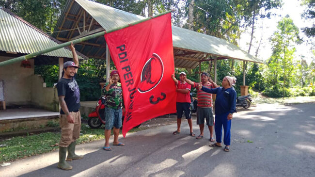 pasang bendera